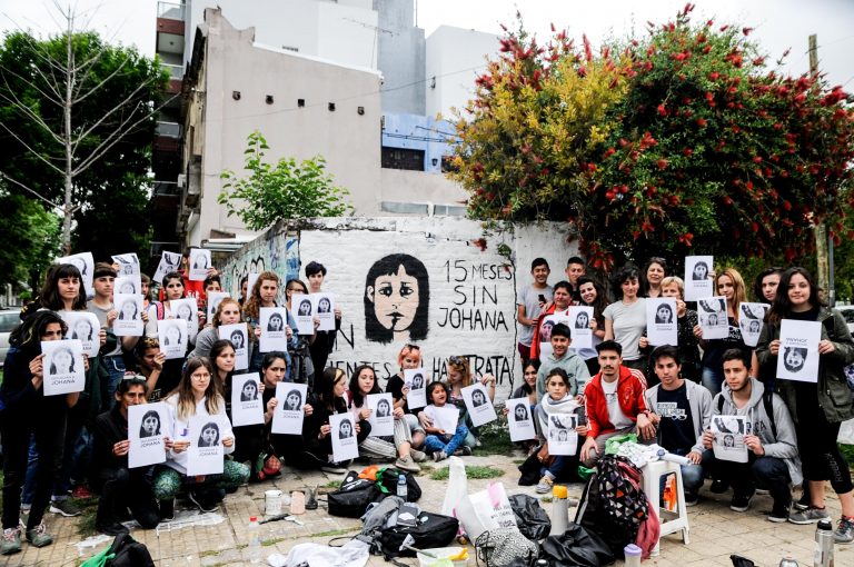A 15 meses de la desaparición de Johana Ramallo, realizan un “muralazo”