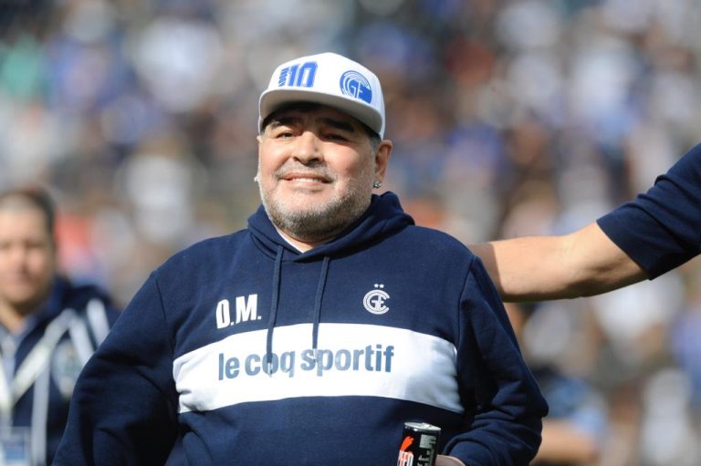 Furor tripero por la presentación de Maradona