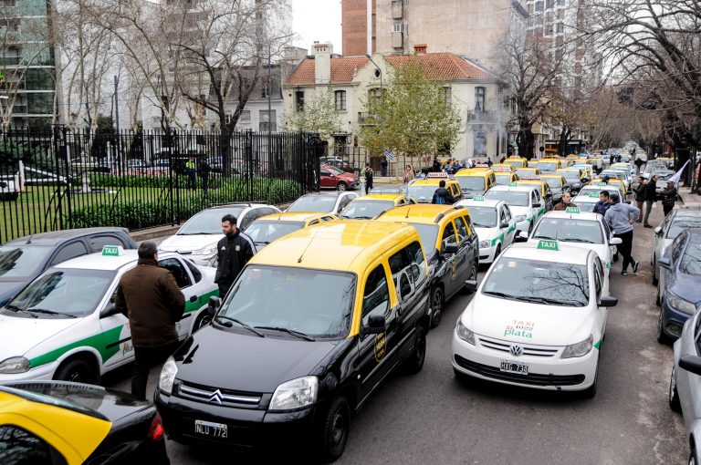 Taxistas piden que no se venda alcohol en los boliches platenses