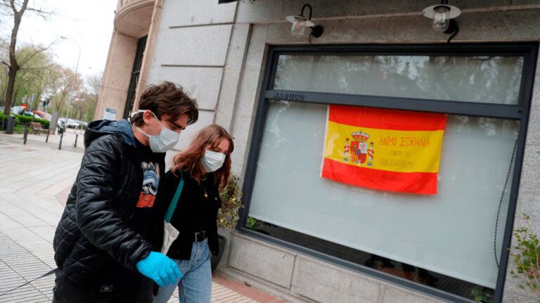 Alarma por el rebrote de coronavirus en España: 12.000 nuevos casos