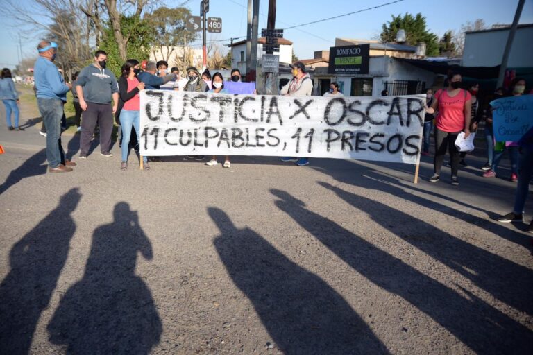 City Bell: familiares y amigos de Oscar Falcón pidieron justicia