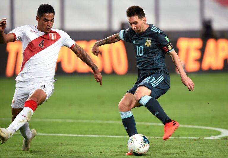 Argentina venció a Perú con una destacada actuación