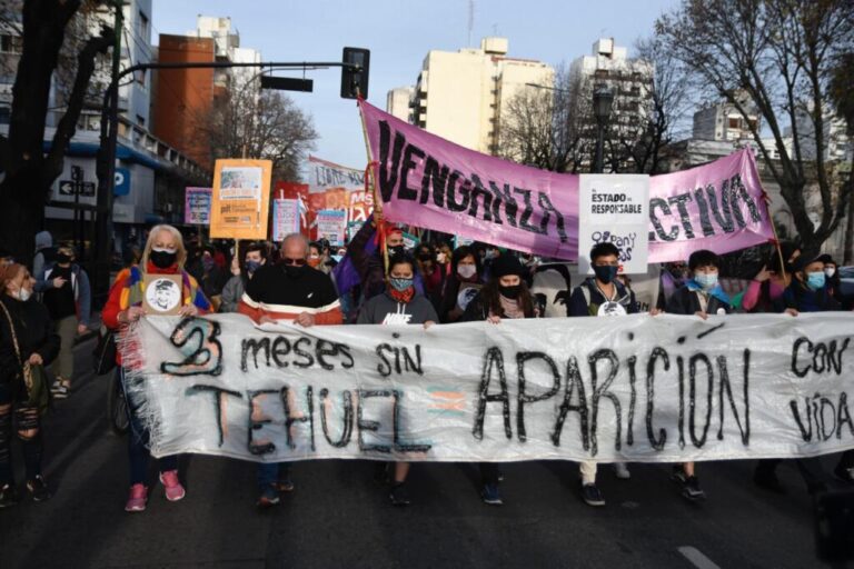 Marcha por Tehuel en La Plata: “Quiero a mi hermano ya”