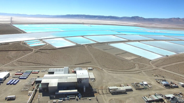 Avanza la integración con Bolivia para la elaboración de celdas y baterías de litio